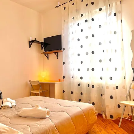 Orange House Apartment