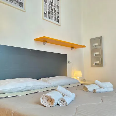 Orange House Apartment *